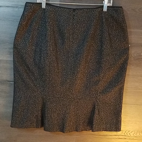 Ann Taylor skirt - Picture 3 of 7